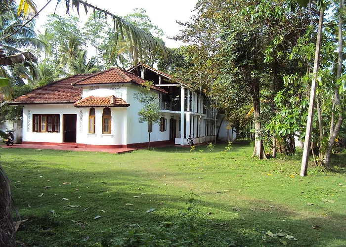 Siri Medura Surf Yoga Meditation Guesthouse And Hostel